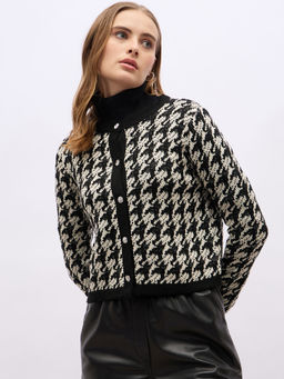Styli - Women Black Houndstooth Chunky Buttons Cardigan