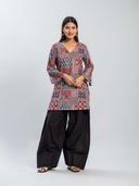 Red color option, Sold out, Currently selected
