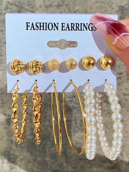 Karatcart - Gold-Toned Contemporary Hoop Earrings for Women