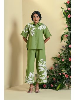 ORIGANI - Women Green Embroidered Regular Fit Co-Ord (Set of 2)
