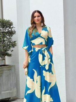 Outzidr - Women Blue Floral Regular Fit Co-Ord (Set of 2)