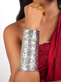 Teejh - Jiza Silver Oxidised Cuff Bracelet
