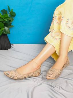 XE Looks - Elegant Rhinestone Embellished Flats