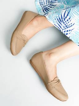 XE Looks - Elegant Design With A Stylish Knot Bellies
