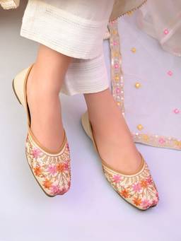 XE Looks - Elegant Threadwork Designer Juttis
