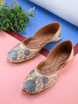 XE Looks - Flat Soft , Comfortable And Fancy Punjabi Jutti