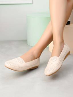 XE Looks - Graceful And Elegant Laser Design Ballerinas