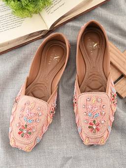 XE Looks - Stylish Handcrafted Punjabi Juttis