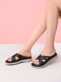 XE Looks - Textured Cross Strap Gold Accent Cushioned Comfort Platform Sandals