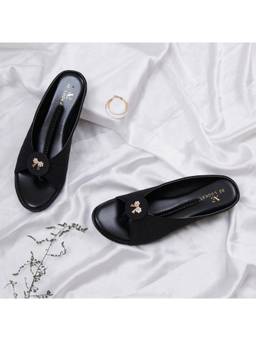 XE Looks - Graceful And Exotic Design Comfortable Cushion Flat Slippers
