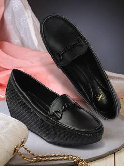 XE Looks - Textured Design Comfortable And Graceful Loafers