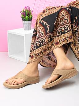 XE Looks - Pink Elegant Slip-On Toe Loop Wedge Slippers