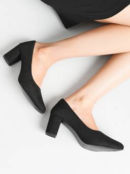 XE Looks - Elegant with a soft suede finish heel Sandal