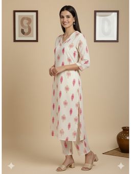 Vbuyz - Women Off White Printed Straight Cotton Flex Kurta with Pant Co-Ord Set