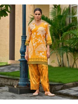 MOJILAA - Women Yellow Chinon Chiffon Floral Printed Kurta with Salwar