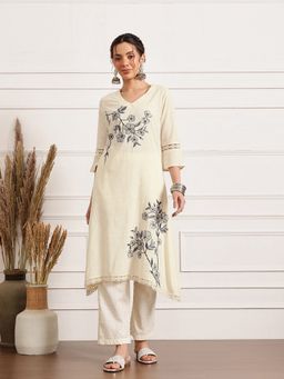 Barara Ethnic - Ivory Floral Embroidered Kurta with Pant