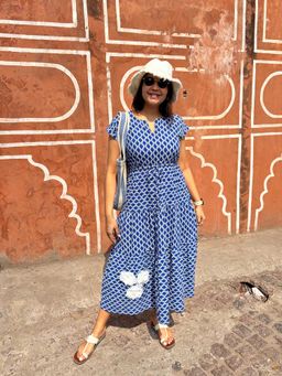 Label Tanvee - Blue Embroidered Comfortable Midi Dress