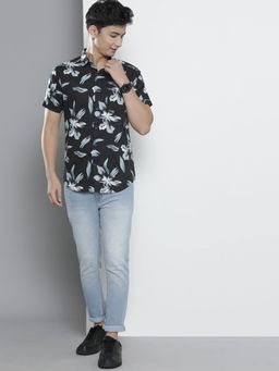 The Indian Garage Co - Men Slim Fit Tropical Half Sleeves Spread Collar Resort Wear Shirt- Black