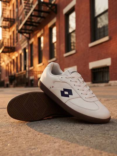 Women Mavin Court Sneakers
