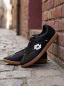 Black color option, Currently selected