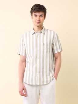 U.S. POLO ASSN. - White Men's Vertical Striped Tailored Fit Ctm Shirt