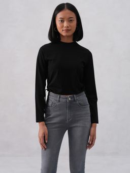 CRIMSOUNE CLUB - Women Crop Black T-Shirt