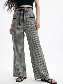 Outzidr - Black Contrast Waist Checkered Women Pant