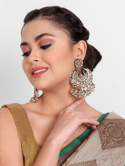 Auraa Trends - 22KT Gold Plated Kundan Green Earring Set