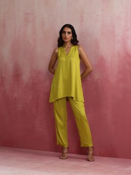 trueBrowns - Lime Green Short Kurta Co-Ord (Set of 2)