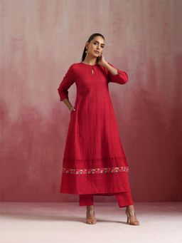 trueBrowns - Red Cotton Dobby Flared Kurta with Pant (Set of 2)