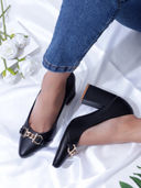 Black color option, Sold out, Currently selected