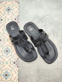 The Madras Trunk - Luxe Sandals In Black