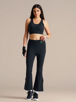 STRCH - Solid Slim Fit Sleeveless Black Sports Bra