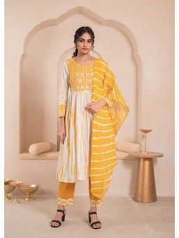 Juniper - Yellow Tie-Dye Kurta Pant & Dupatta (Set of 3)