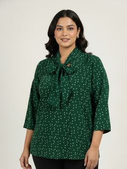 Qurvii - Women Green Crepe Geometric Top