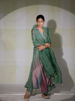 DEEPTHEE - Green Hand Embroidered Phool Guchha Crossover Kurta with Pant & Dupatta (Set of 3)