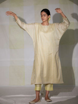 DEEPTHEE - Yellow Raglan Sleeve Kurta with Pant (Set of 2)