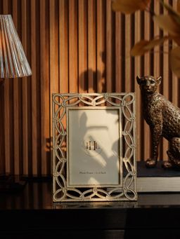 Pure Home + Living - Beige Gold Plated Entangled Metal Photoframe