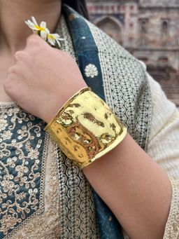 ISHKAARA - Gold Brass Bubble Cuff Bracelet