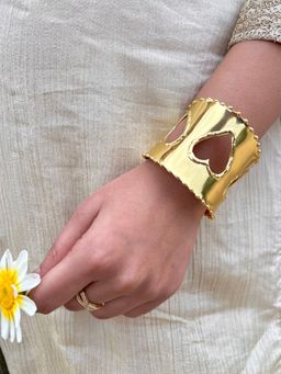 ISHKAARA - Gold Brass Heart Cuff Bracelet