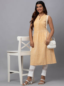 Globus - Women Yellow Checked Mandarin Collar Yarn Dyed Fit To Flare Kurta