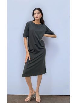 Outzidr - Solid Black Short Sleeve Tee Casual Wear Midi Dress