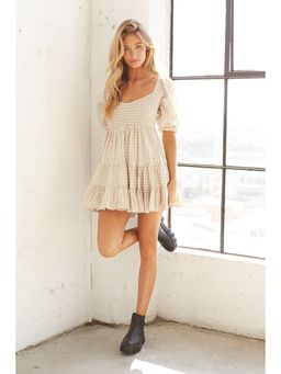 Outzidr - Beige Sweetheart Neck Line Tiered Party Mini Dress