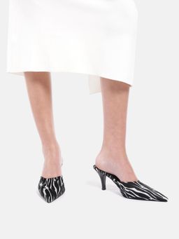 Zori World - WILD - ZEBRA PRINT VELVET POINTED HEELS