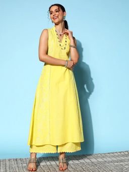 Ahalyaa - Women Yellow Cotton Blend Printed Kurta with Palazzo
