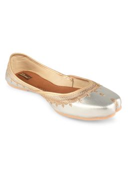 Desi Colour - Silver Lucky Juttis