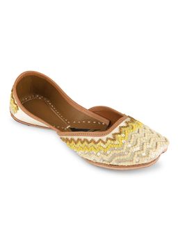 Desi Colour - Zarielle Luxe The Mehar Juttis -Yellow