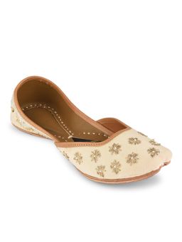 Desi Colour - Ivorelle Luxe The Mehar Juttis -Off White