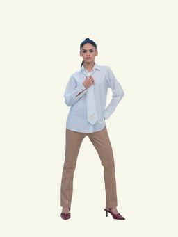 Richaa Goenka - White Cotton Shirt With White Cotton Tie