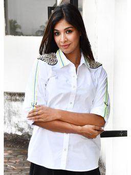 Richaa Goenka - White Comfort Fit Cotton Embellishment Shirt